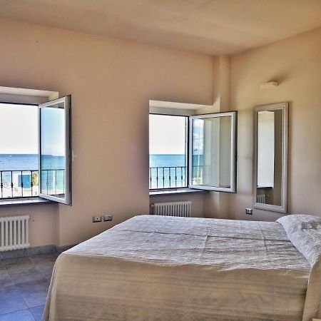 Appartamento Deluxe Con Terrazza Sul Mare Savona Zewnętrze zdjęcie