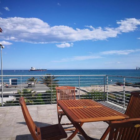 Appartamento Deluxe Con Terrazza Sul Mare Savona Zewnętrze zdjęcie