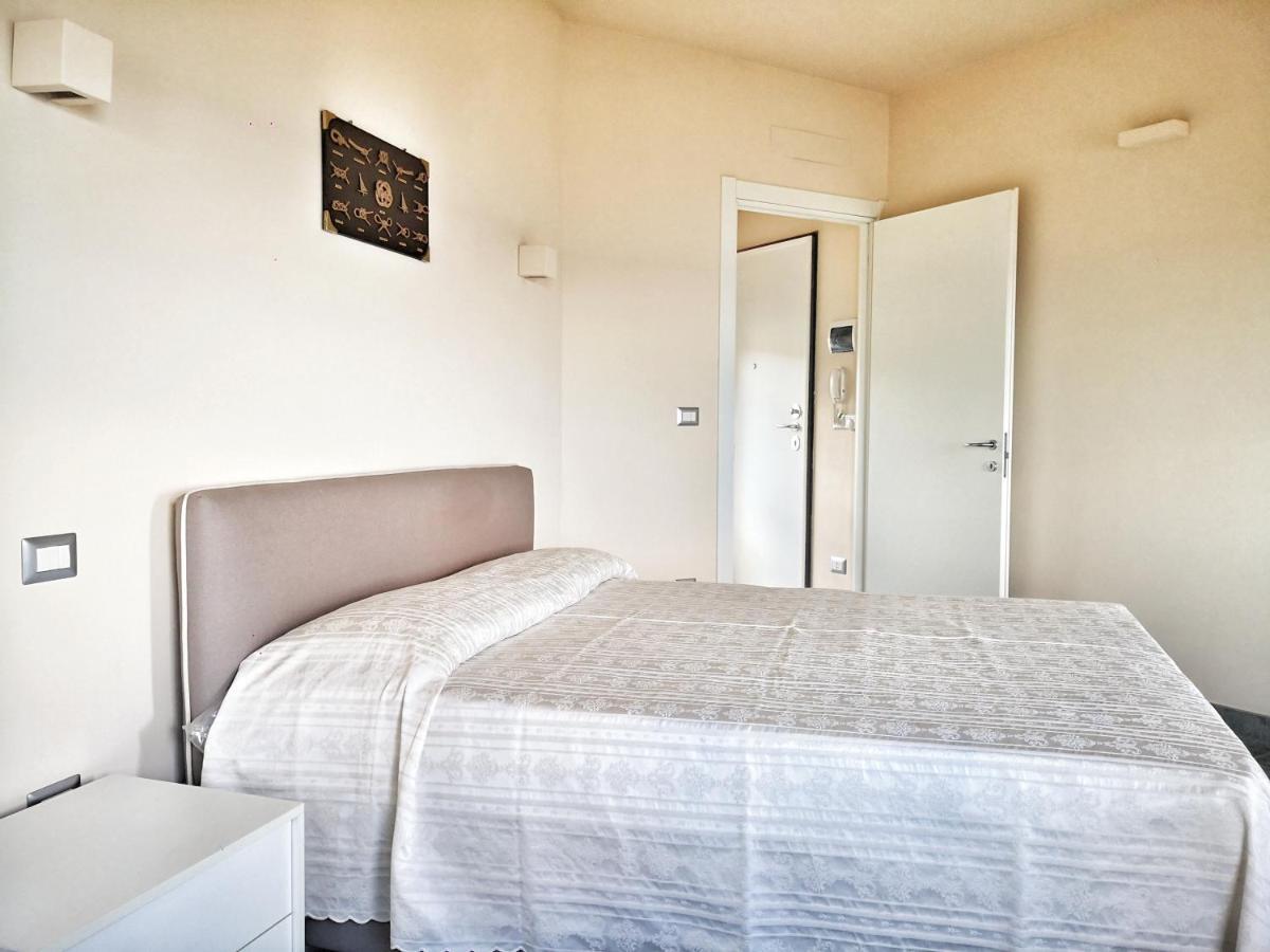 Appartamento Deluxe Con Terrazza Sul Mare Savona Zewnętrze zdjęcie