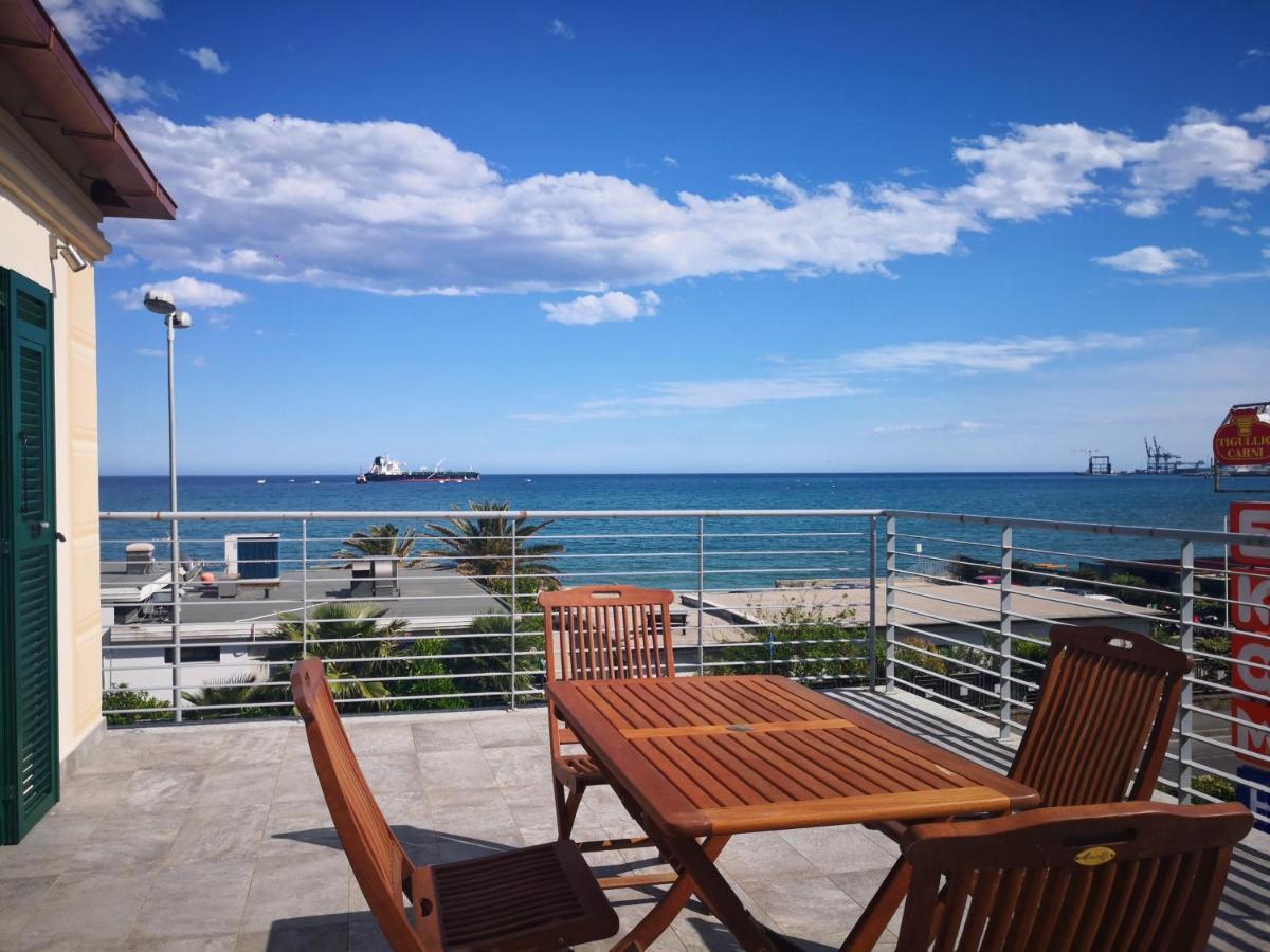 Appartamento Deluxe Con Terrazza Sul Mare Savona Zewnętrze zdjęcie
