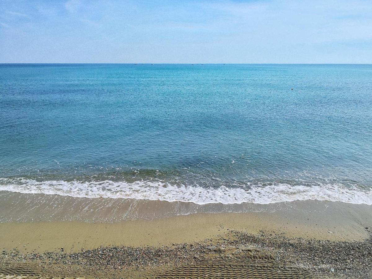 Appartamento Deluxe Con Terrazza Sul Mare Savona Zewnętrze zdjęcie